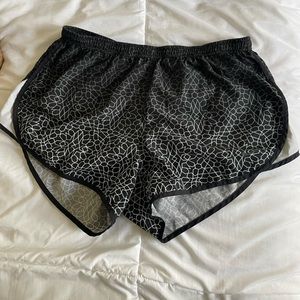 Geometric Ombré Nike Running Short size M dri-fit